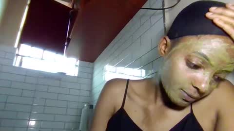 dora05191 online show from 10, 9, 2025