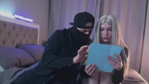 Dora Lunar online show from 9, 1, 2026