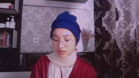 Mia online show from 8, 10, 2025