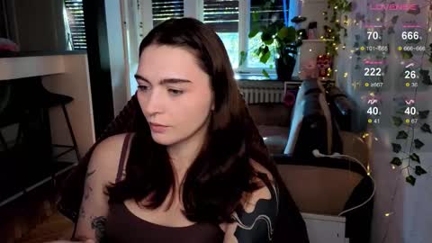 Snapshot of dorfmatratze_ chatting on 8, 10, 2025 Alice online show from 8, 10, 2025
