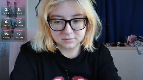 Snapshot of doriabodford chatting on 12, 10, 2025 Lola online show from 12, 10, 2025