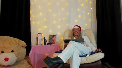 Nicolle online show from 2, 12, 2024