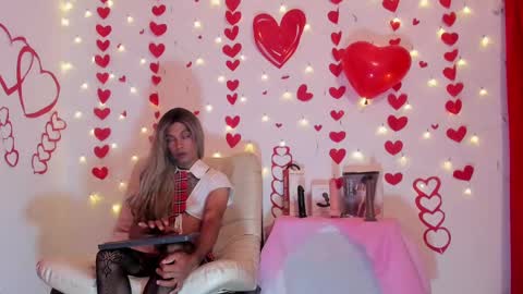Nicolle online show from 10, 2, 2025