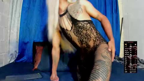 Snapshot of dorian_lev chatting on 8, 10, 2025 Nicolle online show from 8, 10, 2025