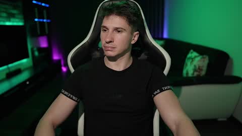 Snapshot of dorianreyes chatting on 2, 2, 2025 Dorian Reyes online show from 2, 2, 2025