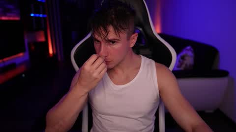 Snapshot of dorianreyes chatting on 12, 10, 2025 Dorian Reyes online show from 12, 10, 2025