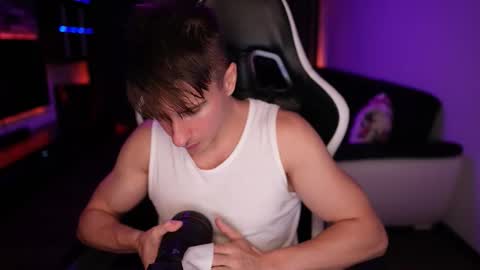 Snapshot of dorianreyes chatting on 12, 10, 2025 Dorian Reyes online show from 12, 10, 2025