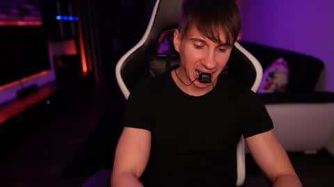 Snapshot of dorianreyes chatting on 13, 10, 2025 Dorian Reyes online show from 13, 10, 2025