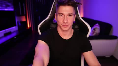 Snapshot of dorianreyes chatting on 19, 10, 2025 Dorian Reyes online show from 19, 10, 2025