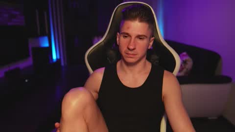 Snapshot of dorianreyes chatting on 5, 11, 2025 Dorian Reyes online show from 5, 11, 2025