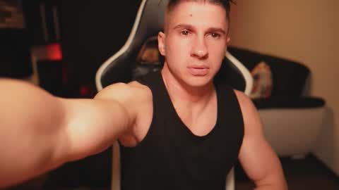 Snapshot of dorianreyes chatting on 19, 11, 2025 Dorian Reyes online show from 19, 11, 2025