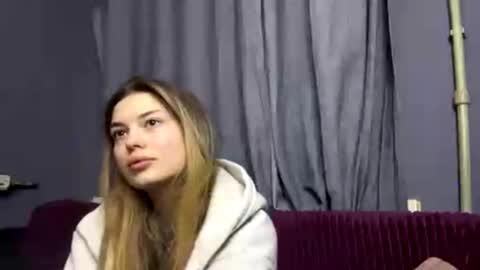 Snapshot of dottybruss chatting on 22, 9, 2025 dottybruss online show from 22, 9, 2025