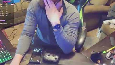 Snapshot of dotyoureyezez chatting on 4, 3, 2025 DotYourEyezez online show from 4, 3, 2025