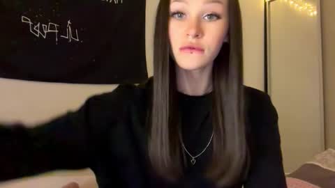 Snapshot of doublesees chatting on 31, 10, 2025 MOLLYYYY dont forget to give me a thumb up online show from 31, 10, 2025