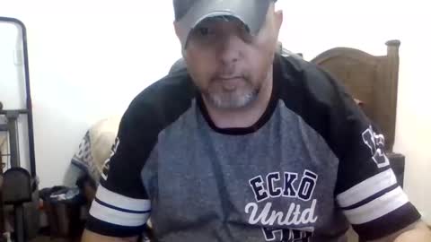Snapshot of dr553335 chatting on 19, 11, 2025 Drew4ulady online show from 19, 11, 2025