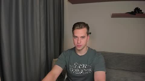 Snapshot of dr_your_dream chatting on 17, 9, 2025 Mervin  online show from 17, 9, 2025