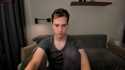 Snapshot of dr_your_dream chatting on 19, 10, 2025 Mervin  online show from 19, 10, 2025