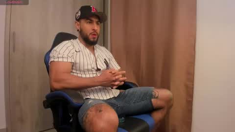 Snapshot of drake_jackson11 chatting on 14, 11, 2025 drake jackson11 online show from 14, 11, 2025