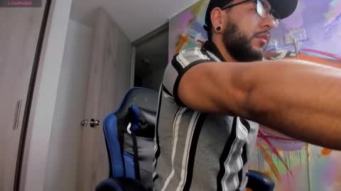 Snapshot of drake_jackson11 chatting on 23, 12, 2025 drake jackson11 online show from 23, 12, 2025