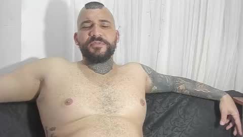 drake whitee Independent Model online show from 4, 2, 2025