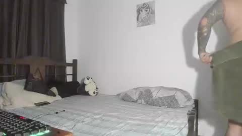 drake whitee Independent Model online show from 28, 2, 2025