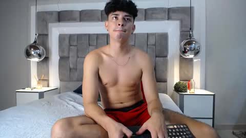 Snapshot of drakecollinss chatting on 20, 2, 2025 drakecollinss online show from 20, 2, 2025