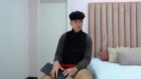Snapshot of drakecollinss chatting on 6, 3, 2025 drakecollinss online show from 6, 3, 2025
