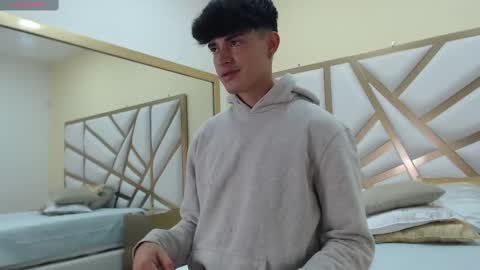 Snapshot of drakecollinss chatting on 8, 3, 2025 drakecollinss online show from 8, 3, 2025