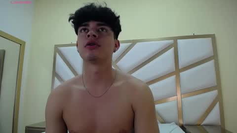Snapshot of drakecollinss chatting on 12, 3, 2025 drakecollinss online show from 12, 3, 2025