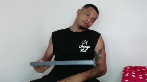 Snapshot of drako_monstercock chatting on 17, 1, 2025 drako_monstercock online show from 17, 1, 2025