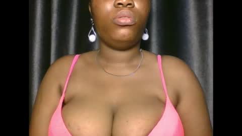 Snapshot of dramadoll_ chatting on 2, 11, 2025 dramadoll_ online show from 2, 11, 2025