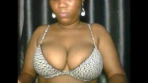 Snapshot of dramadoll_ chatting on 5, 11, 2025 dramadoll_ online show from 5, 11, 2025