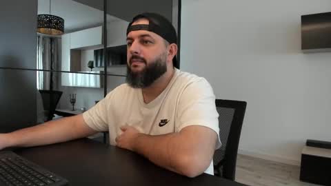 Snapshot of dravenpeak chatting on 28, 10, 2025 DravenPeak online show from 28, 10, 2025