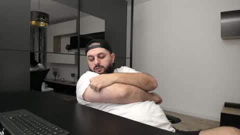 Snapshot of dravenpeak chatting on 28, 10, 2025 DravenPeak online show from 28, 10, 2025