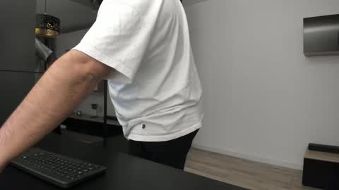 Snapshot of dravenpeak chatting on 31, 10, 2025 DravenPeak online show from 31, 10, 2025