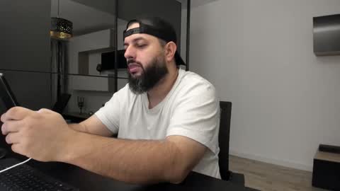 Snapshot of dravenpeak chatting on 4, 11, 2025 DravenPeak online show from 4, 11, 2025