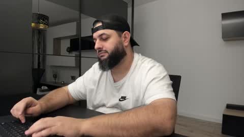 Snapshot of dravenpeak chatting on 8, 11, 2025 DravenPeak online show from 8, 11, 2025