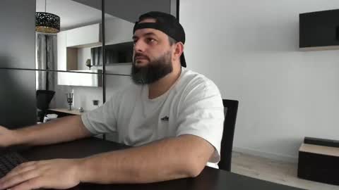 Snapshot of dravenpeak chatting on 13, 11, 2025 DravenPeak online show from 13, 11, 2025