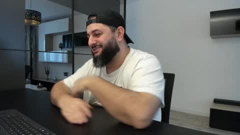 Snapshot of dravenpeak chatting on 15, 11, 2025 DravenPeak online show from 15, 11, 2025