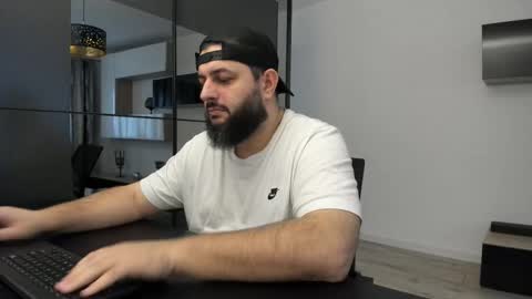 Snapshot of dravenpeak chatting on 17, 11, 2025 DravenPeak online show from 17, 11, 2025