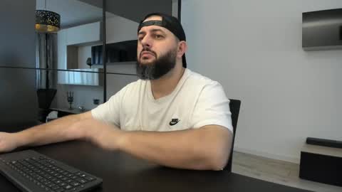 Snapshot of dravenpeak chatting on 23, 11, 2025 DravenPeak online show from 23, 11, 2025