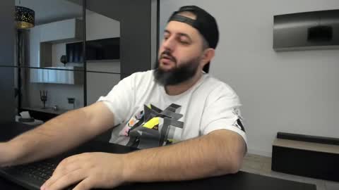 Snapshot of dravenpeak chatting on 27, 11, 2025 DravenPeak online show from 27, 11, 2025