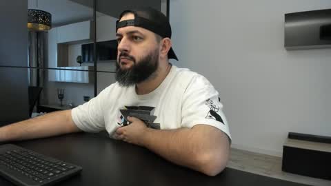 Snapshot of dravenpeak chatting on 28, 11, 2025 DravenPeak online show from 28, 11, 2025