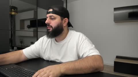 Snapshot of dravenpeak chatting on 14, 12, 2025 DravenPeak online show from 14, 12, 2025