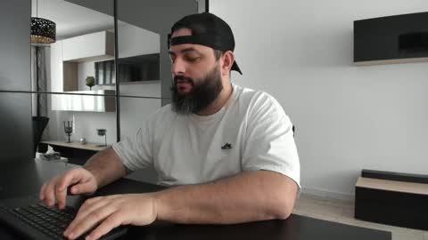 Snapshot of dravenpeak chatting on 20, 12, 2025 DravenPeak online show from 20, 12, 2025