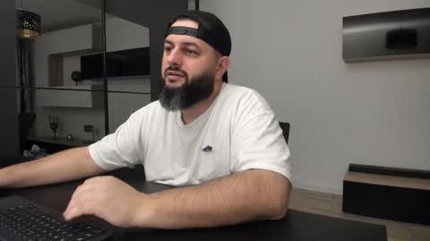 Snapshot of dravenpeak chatting on 22, 12, 2025 DravenPeak online show from 22, 12, 2025