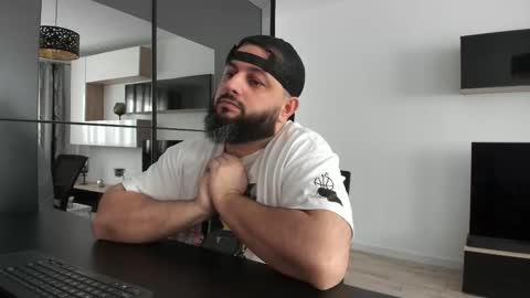 Snapshot of dravenpeak chatting on 12, 1, 2026 DravenPeak online show from 12, 1, 2026