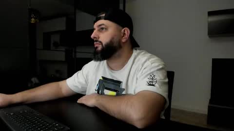 Snapshot of dravenpeak chatting on 8, 3, 2026 DravenPeak online show from 8, 3, 2026