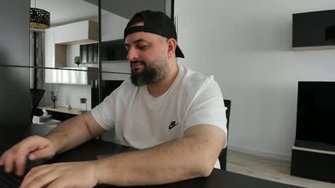 Snapshot of dravenpeak chatting on 5, 4, 2026 DravenPeak online show from 5, 4, 2026