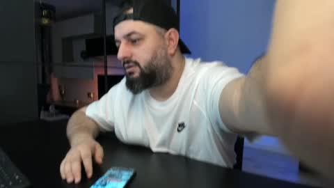 Snapshot of dravenpeak chatting on 8, 4, 2026 DravenPeak online show from 8, 4, 2026